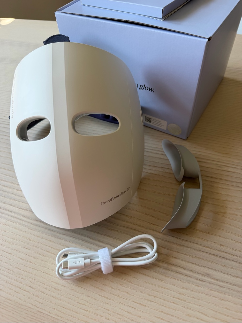 ✨ THERABODY TheraFace Mask Glo LED Light Therapy Device + Box ✨ - Picture 5 of 8